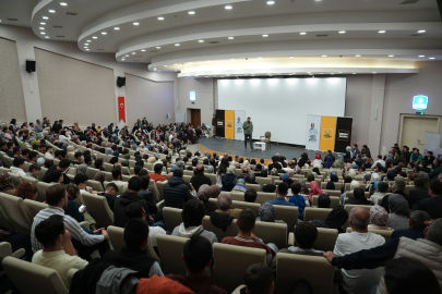 Konya’da 'Şehir Konferansları' başladı