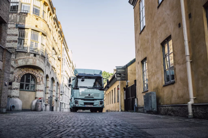 Şehirlerin Yeni Sessiz Gücü: Volvo Trucks'tan 14 Tonluk Elektrikli Hamlesi!