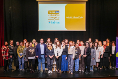 Teknosa, “Kadın İçin Teknoloji” Projesinde   2025 Yılında 4 Binden Fazla Kadına Dokundu