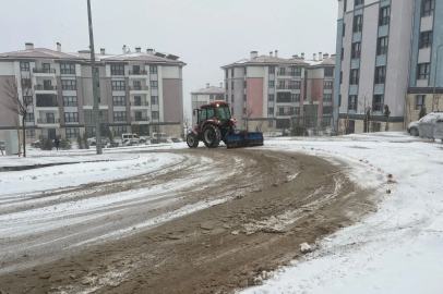 Malatya Doğanşehir’de karla mücadele 24 saat sürüyor