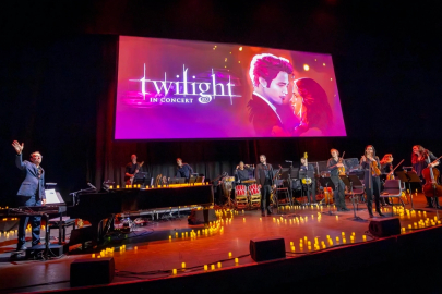 Sinemanın Efsaneleri Canlı Senfoni Orkestrası Eşliğinde Sahnede 