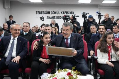 Bakan Tekin Beyaz Baston Haftası Kapsamında Öğrencilerle Buluştu