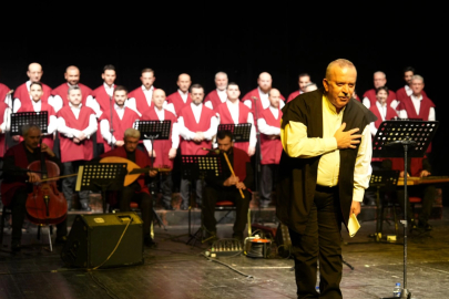 Kocaeli'de hicaz dua ve solo ilahiler gönüllere huzur verdi