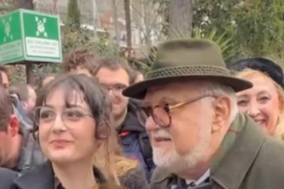 İlber Ortaylı'nın Cenaze Töreni'nde Selfie Rezaleti