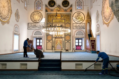 Bursa Yıldırım'da camilere bayram temizliği