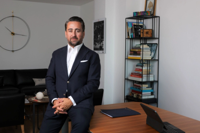 Türk Telekom, “Erişilebilir Tiyatro” projesi kapsamında “Ebedi Barış” oyununu erişilebilir kıldı