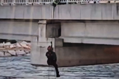 Bursa'da köprü altında can pazarı! Ayaklarından asılı kalan güvercinler için seferber oldular