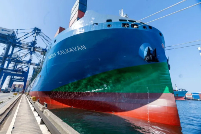 Türkiye’nin İlk ve En Büyük LNG Yakıtlı Konteyner Gemisi Kaşif Kalkavan Marport’a Ulaştı